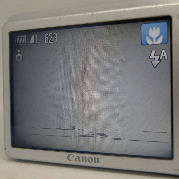 Canon IXUS 105 - 12.1 Megapixels - 4x Optical Zoom