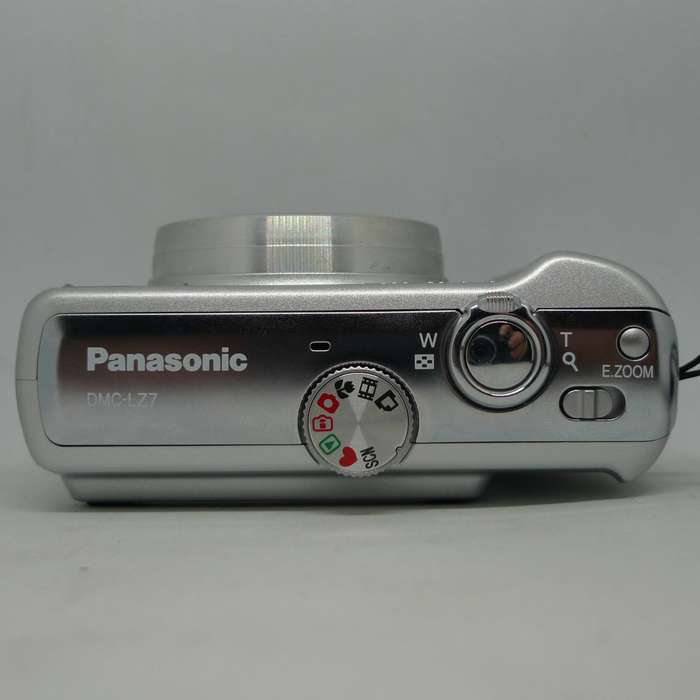 Panasonic Lumix DMC-LZ7 - 7.2 Megapixels - 6x Optical Zooom