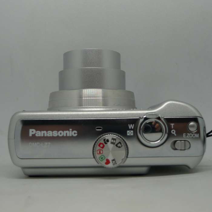 Panasonic Lumix DMC-LZ7 - 7.2 Megapixels - 6x Optical Zooom