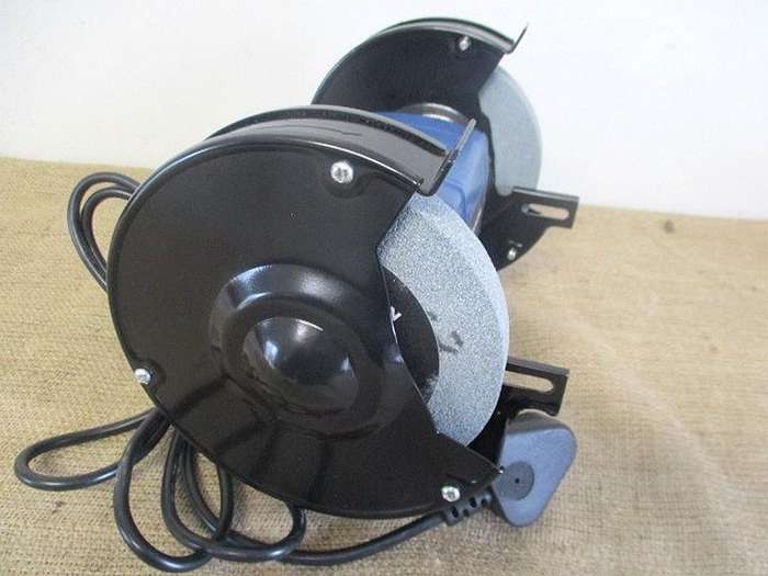 Magnificant Brand New Dixon Model MD3215SF 200W Bench Grinder           MIB