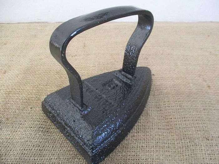 Very Old Vintage Falkirk No 6 Cast Iron Sad Iron