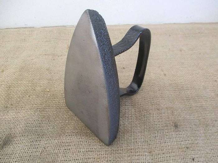 Very Old Vintage Falkirk No 6 Cast Iron Sad Iron