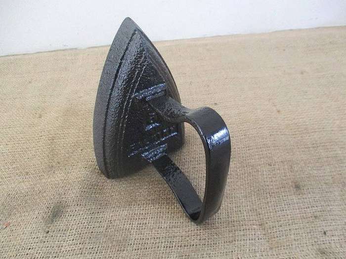Very Old Vintage Falkirk No 6 Cast Iron Sad Iron