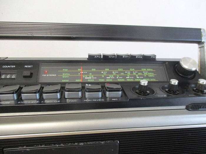 Vintage Aiwa Model TPR-930 Stereo 4 Band Portable Cassette  Radio Recorder Player