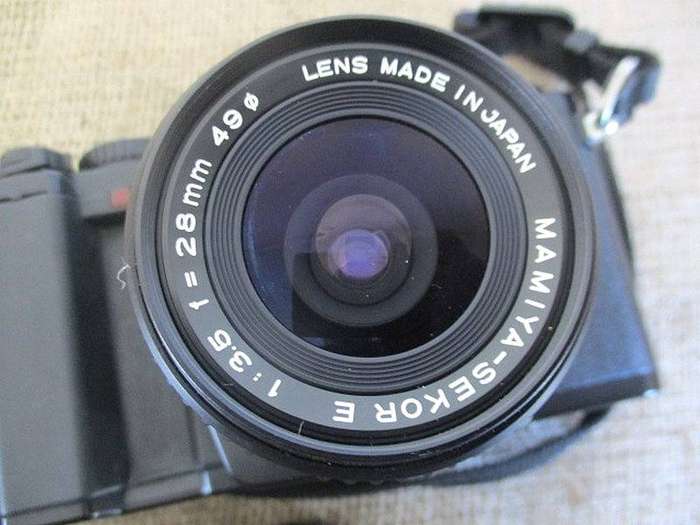Beautiful Vintage Mamiya ZM Quartz 35mm SLR Camera Plus Two Extras Lenses In Original Bag       1982