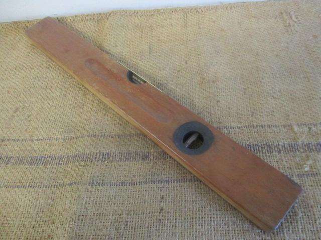 Lovely Vintage 24 inch Stanley Sweetheart No 0 Wooden Spirit Level      U.S.A.