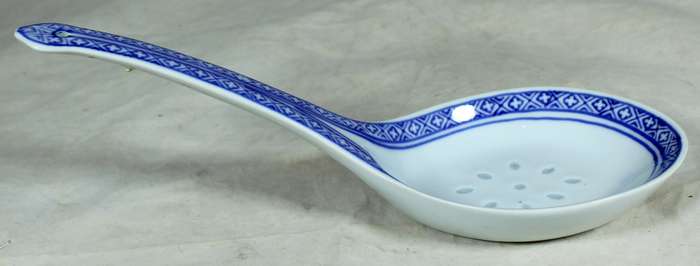 Chinese blue & white serving spoon
