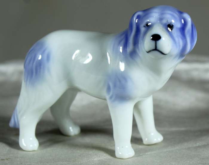 Miniature porcelain blue & white dog