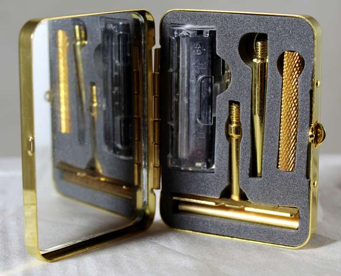 Vintage lady shaving kit