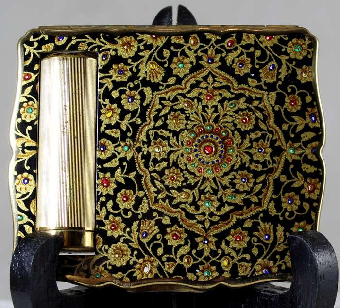 Straton powder & lipstick compact