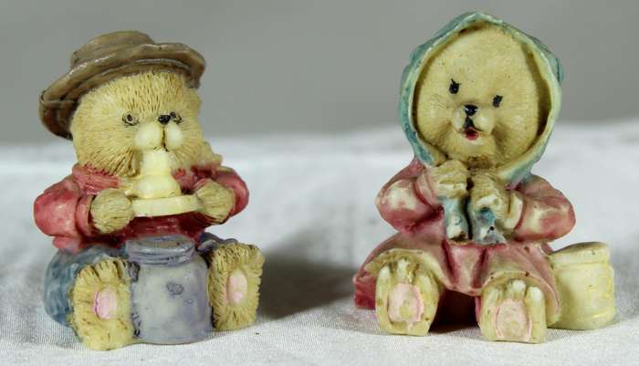 Pair of baby bears
