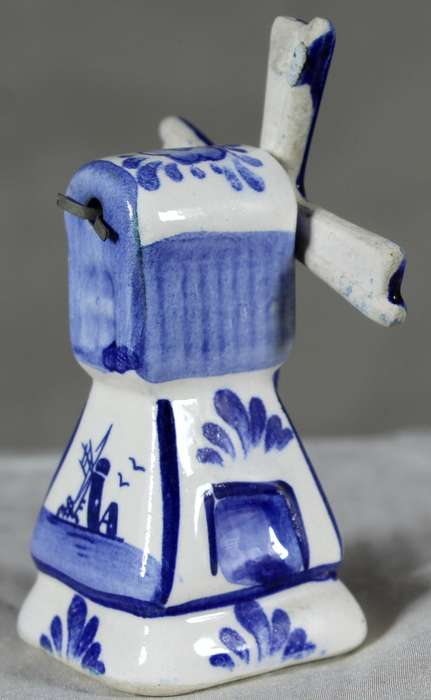 Small Dutch blue & white windmill