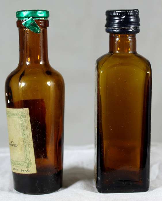 Mini liquor bottles - Mandarine Napoleon liqueur & Amareto