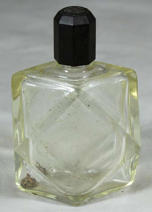 Perfume bottle