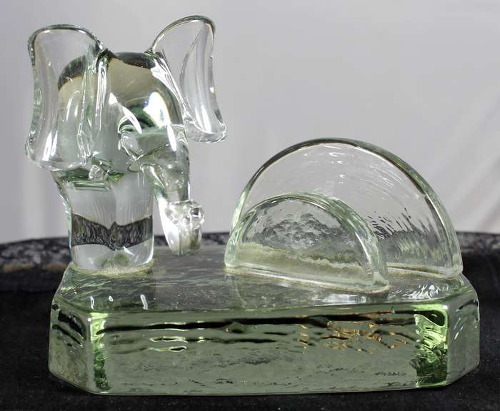 Glass elephant paper weight