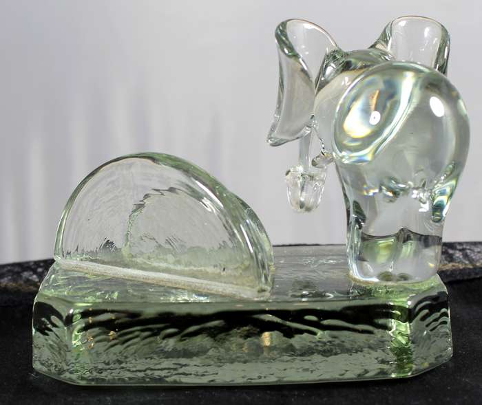 Glass elephant paper weight