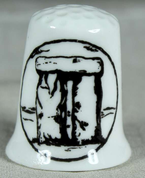 Bone China thimble - Stonehenge - MG China