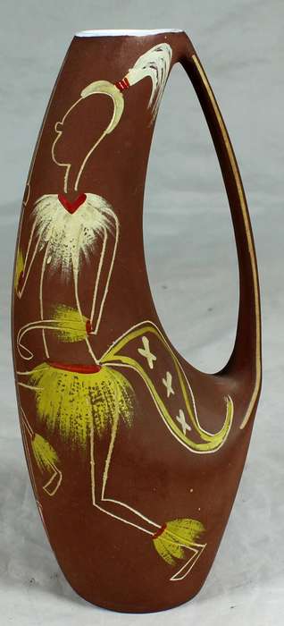 Crescent ware jug vase