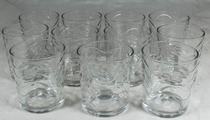 Set of 11 glasses with wave pattern