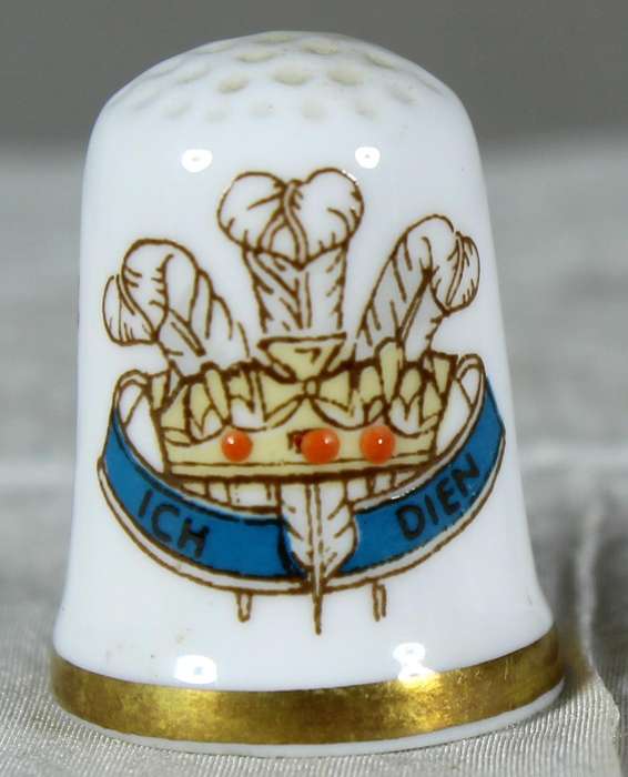 Bone China thimble - Ich Dien - Caverswall