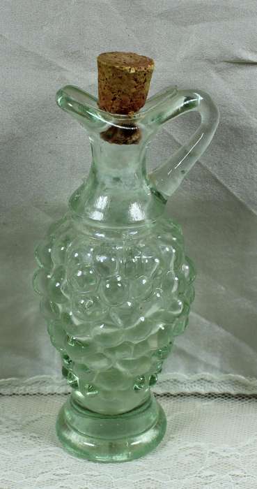 Small vinegar jug