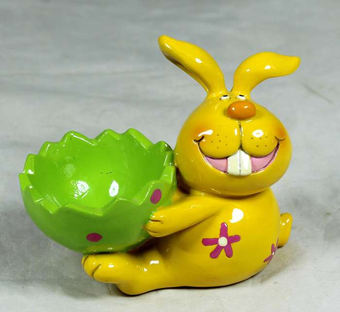 Funky bunny egg holder