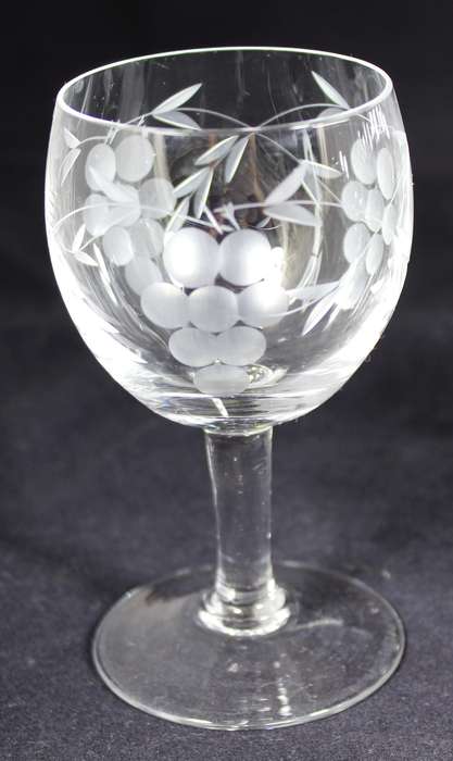 Set of eleven aperitif glasses with etched grapes motif