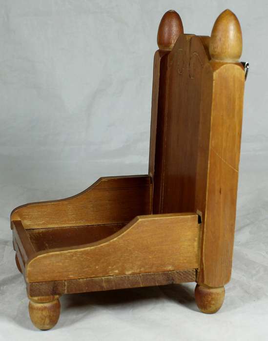 Small wooden chair - Wall shelf