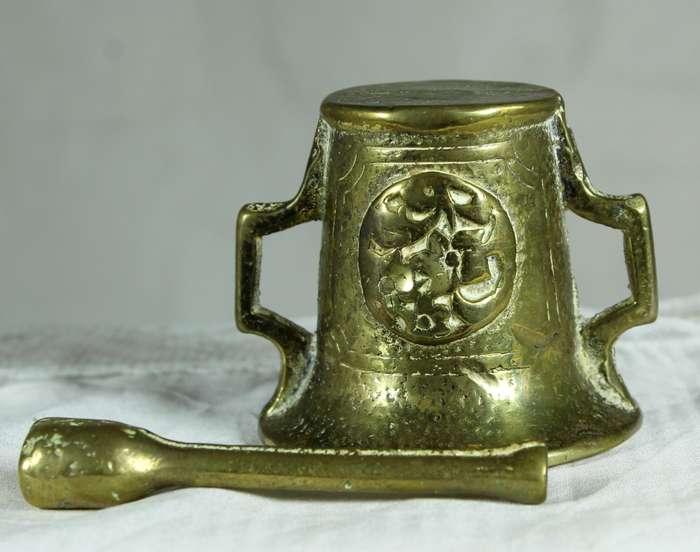 Small brass - Mortar & pestal