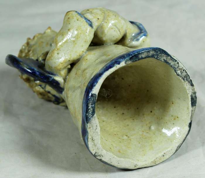 Singing pottery angel