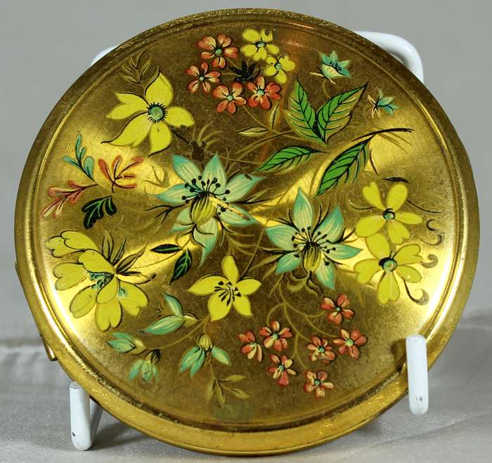 Powder compact - Flowers on gold base