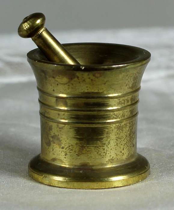 Miniature brass mortar & pestle