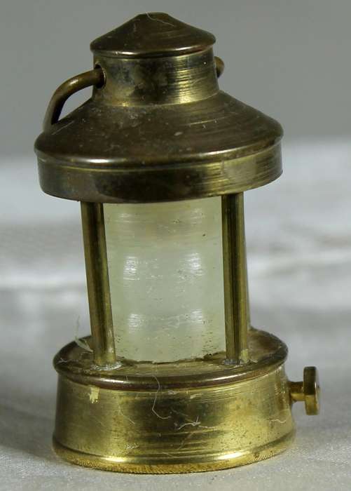 Miniature brass carrige lamp