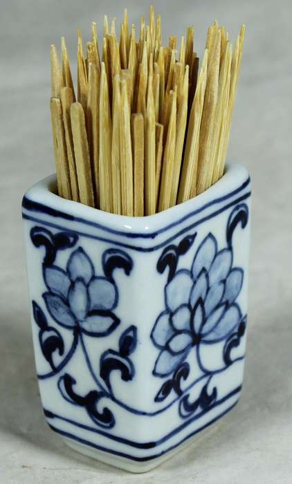 Blue & white porcelain toothpick holder