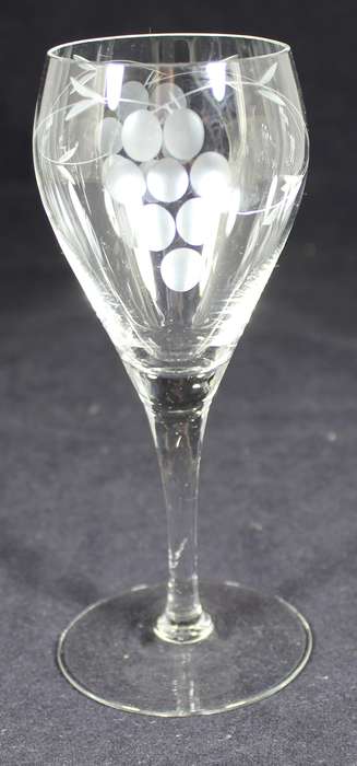 Set of six wine glasses with etched grapes motif