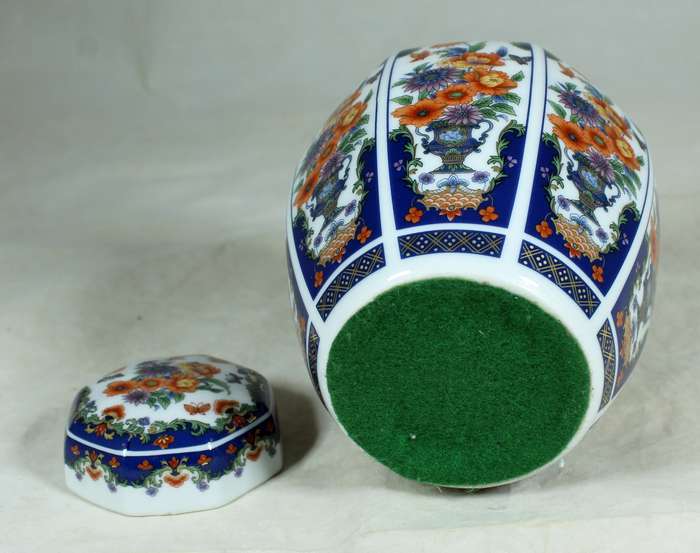 Japanese lidded bowl with orange flowers