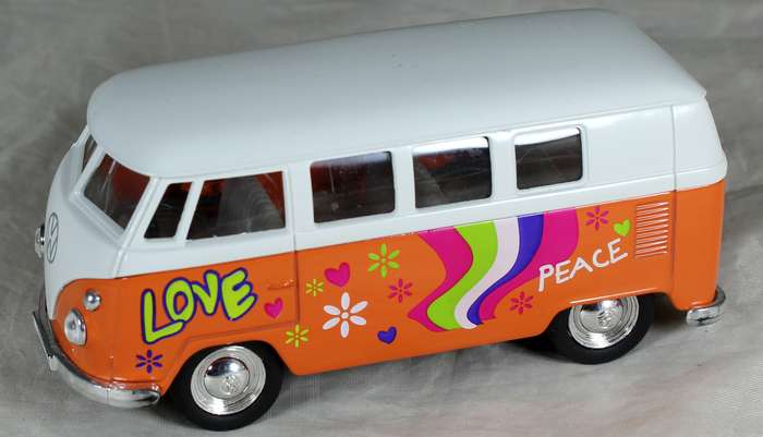 Welly - VW T. bus - love & peace