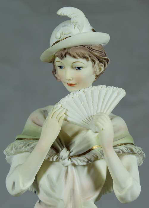 La Anina Collection - Lady with dove