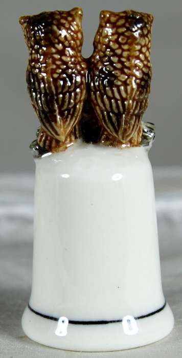Bone China thimble - pair of owl's - Klima porcelain