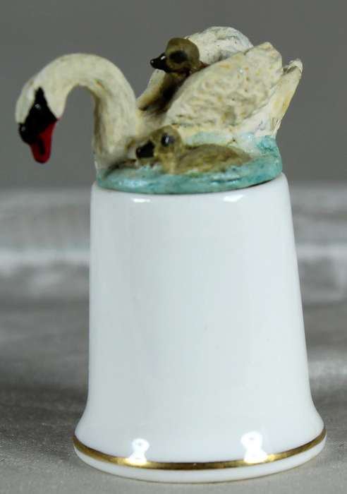 Bone China thimble - swan with babies