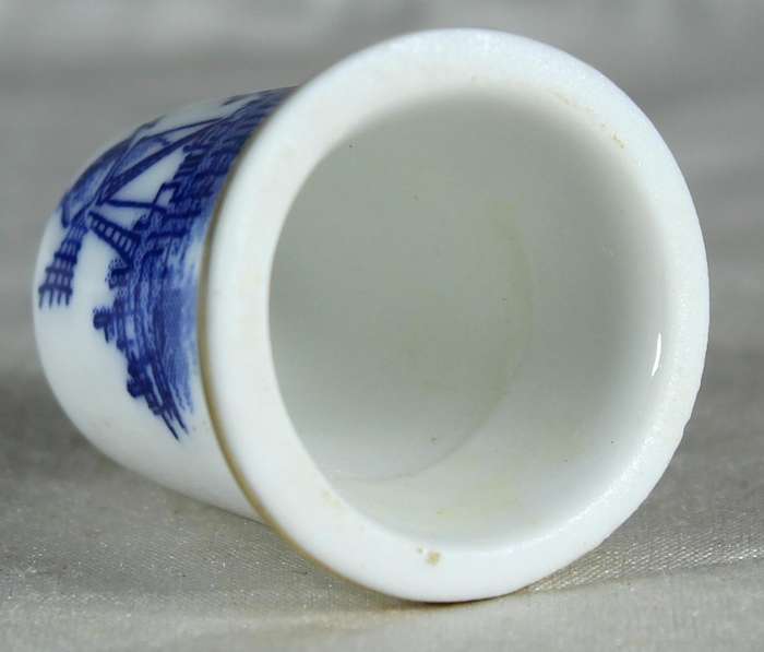 Bone China thimble - blue & white