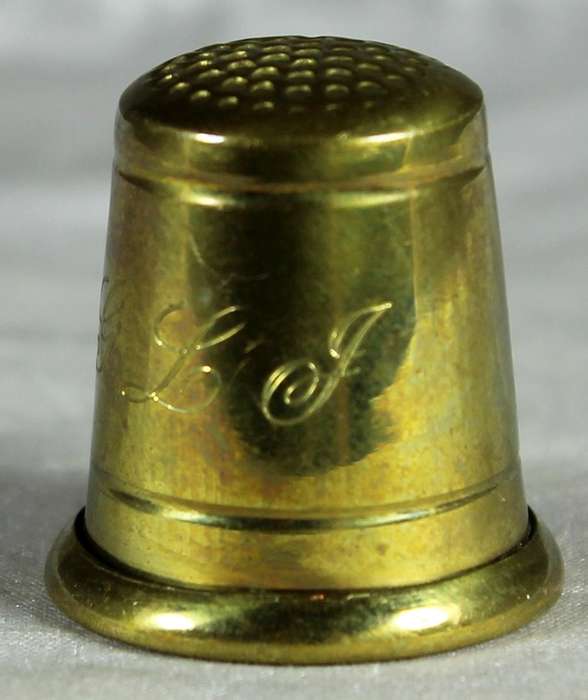 Brass thimble - Monogram