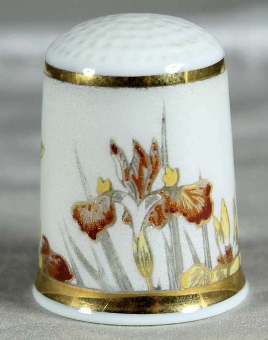 Bone China thimble - Hand painted flowers - Kiyomosa Japan