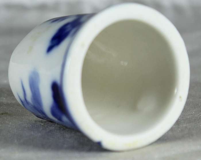 Bone China thimble - Blue & white Dutch thimble