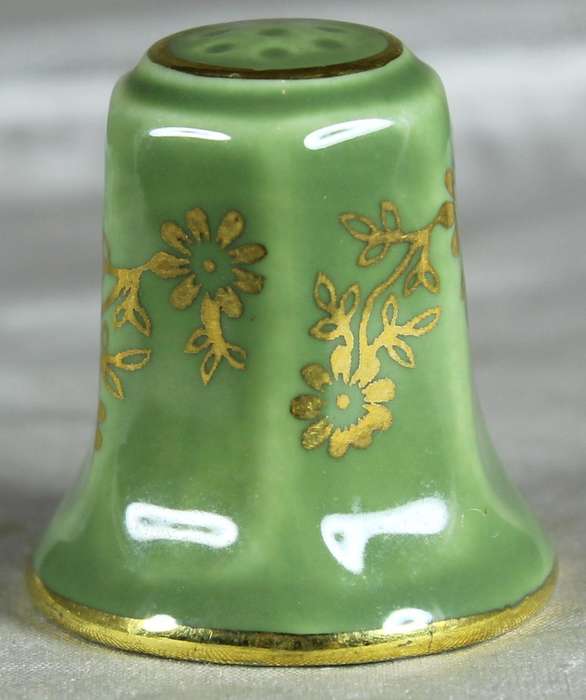 Porcelain thimble - Eminence Ludwig (West Germany)