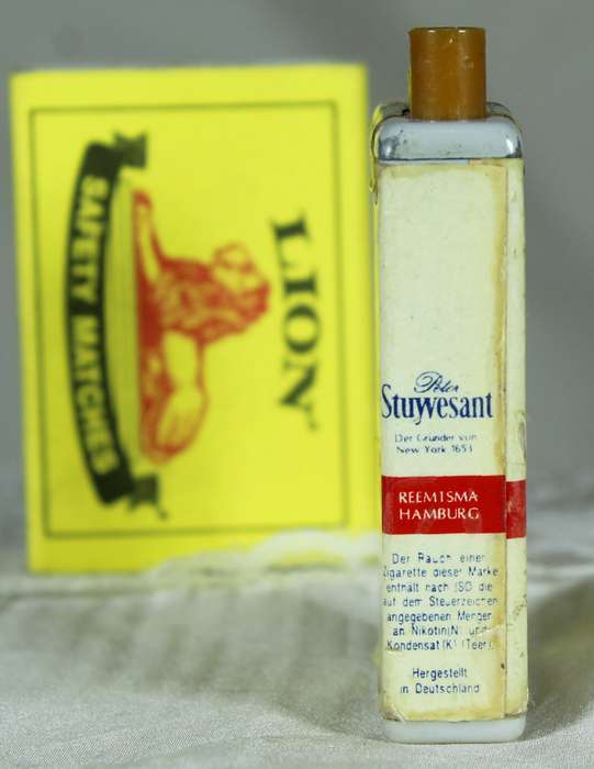 Peter Stuyvesant - Lighter - Vintage