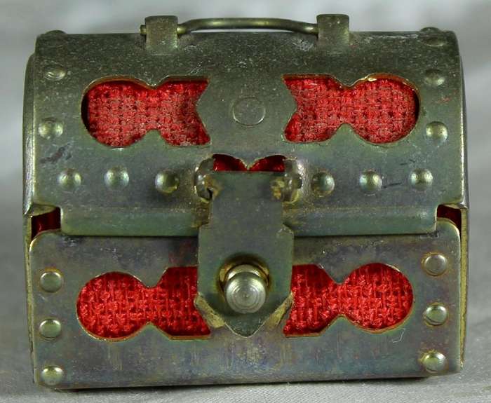 Miniature treasure chest
