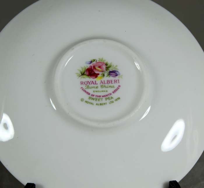 Mini Royal Albert - Flower of the month saucer - Sweet Pea