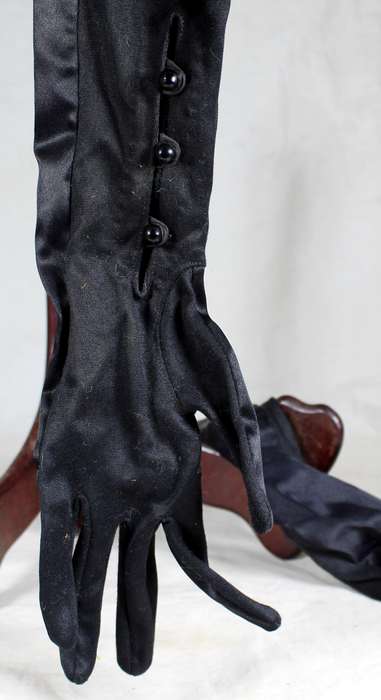 Vintage extra long black gloves - Petit size