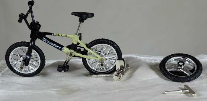 Tech Deck BMX Trick Bike - Mr Lucky - Diamondback